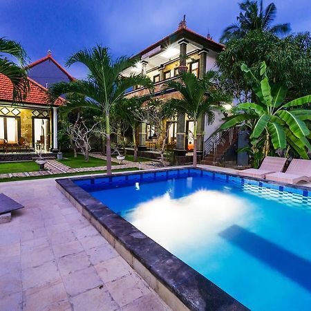 Arya Inn Enny Salon And Spa Нуса-Лембонган Екстер'єр фото